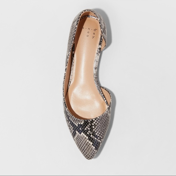 Women's Mohana D'orsay Pointed Toe Ballet Flats-S2 - Picture 3 of 5